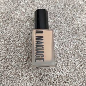 Like New Il Makiage Foundation shade #120